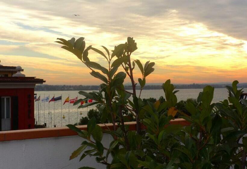 غرفة قياسية مطلّة علي البحيرة, Le Rêve   Lake View Rooms