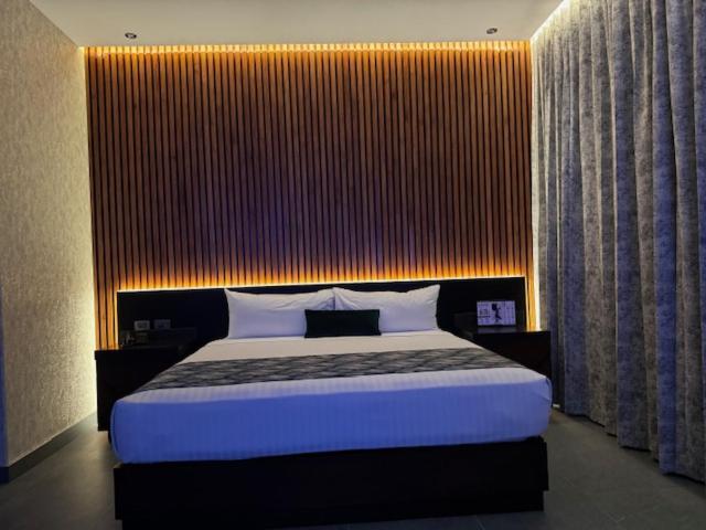 デラックススイート, Motel Cies