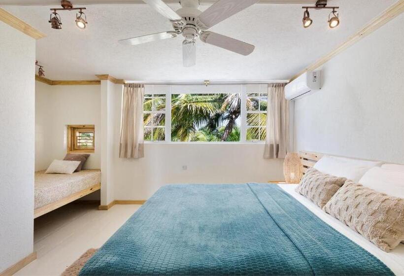 سوئیت با تخت بزرگ, Surfers Bay Resort