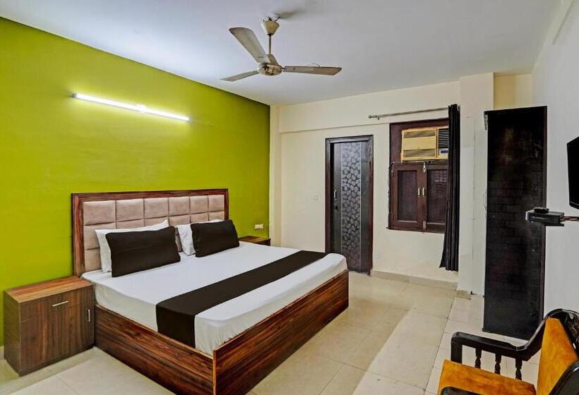 Трехместный Номер Классика, Oyo Premium Stay