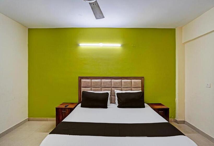 Трехместный Номер Классика, Oyo Premium Stay