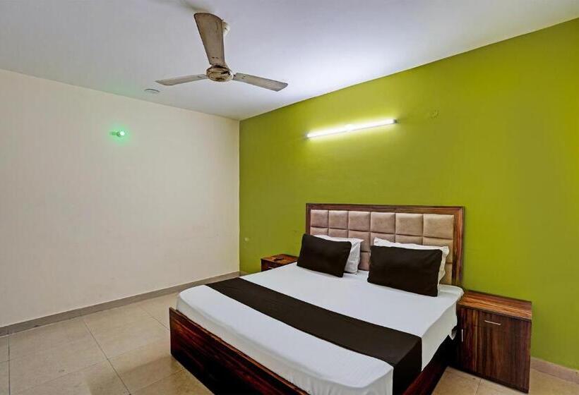 Трехместный Номер Классика, Oyo Premium Stay