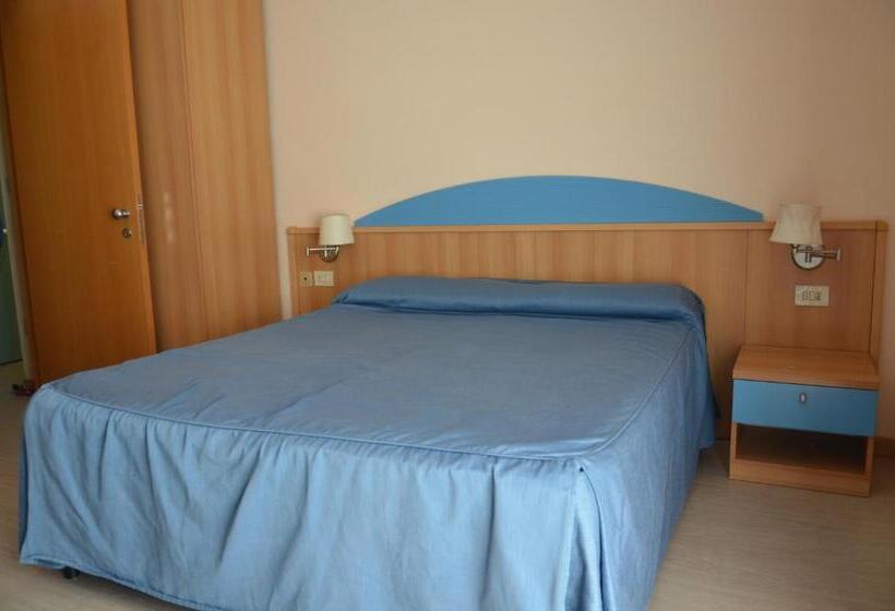 Quarto Estandar, Lisa