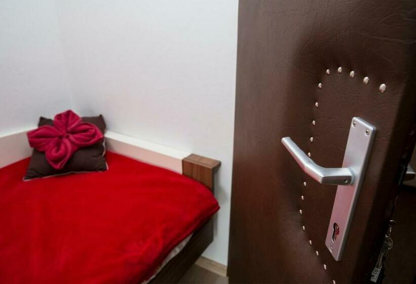 اتاق استاندارد با بالکن, Accommodation Resman