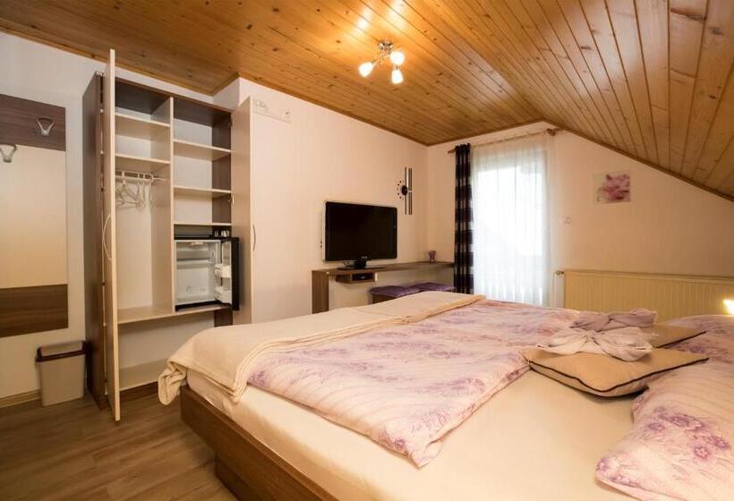 اتاق استاندارد با بالکن, Accommodation Resman