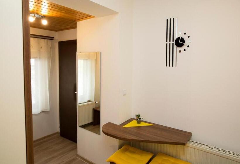 اتاق استاندارد, Accommodation Resman