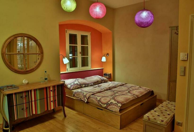اتاق استاندارد سه نفره, Muzikafe   Home Of Culture
