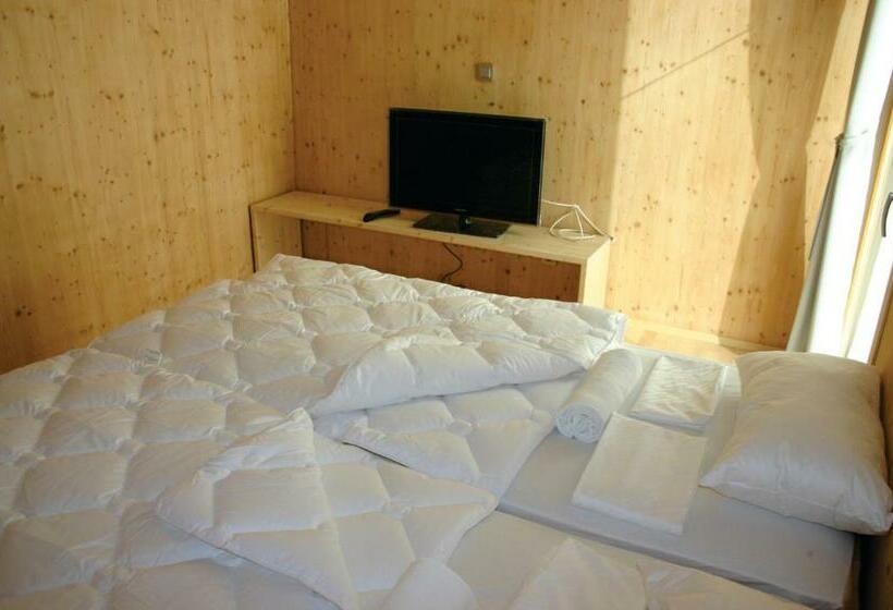 اتاق استاندارد, Youth Hostel Punkl