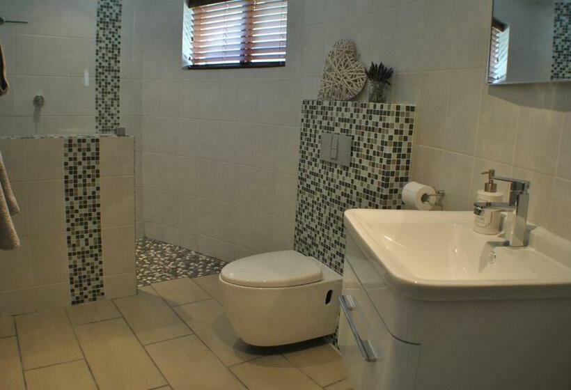 Номер Deluxe Вид на Горы, Roundhouse Guesthouse