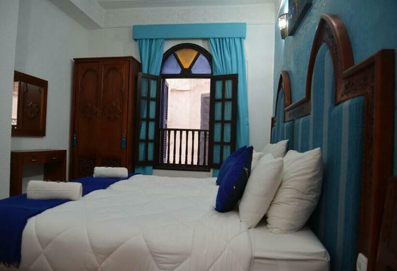 Номер Стандарт, Riad Nakhla