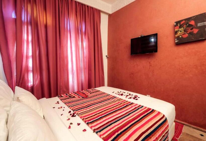 Номер Стандарт, Riad Nakhla