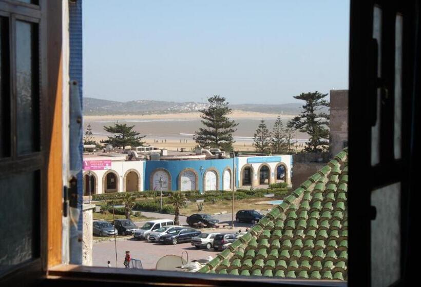 Люкс, Riad Nakhla