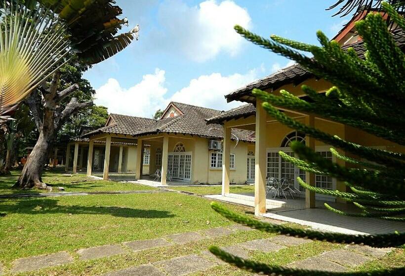 بانگلوی استاندارد, Rumbia Resort Villa Paka
