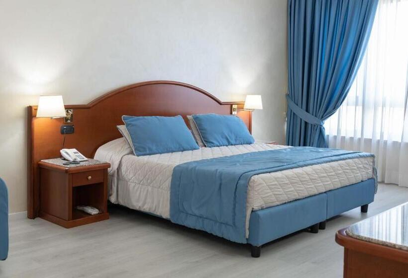 Полулюкс, Edra Palace Hotel & Ristorante