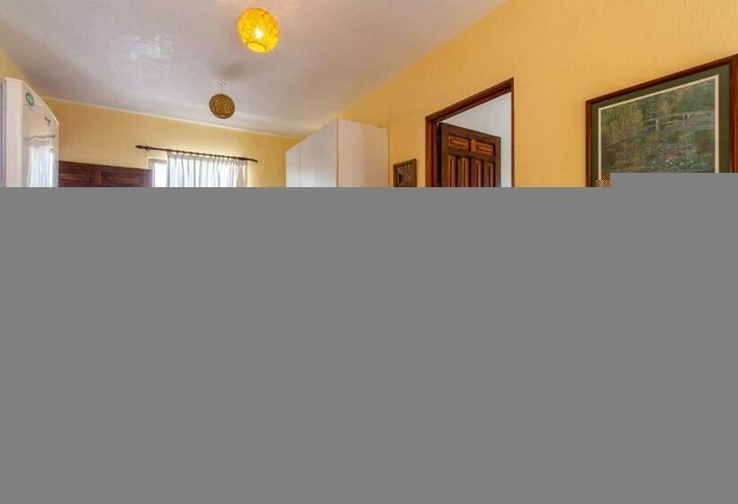Apartamento 2 Dormitórios, Delfin