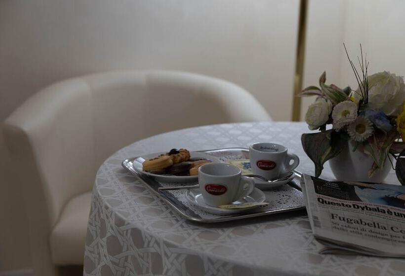 Полулюкс, Edra Palace Hotel & Ristorante