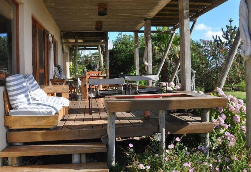 Standard studio with lake view, Hale Lau