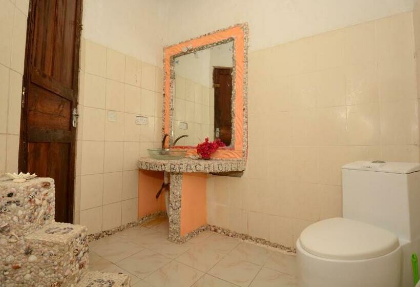 חדר לארבעה סטנדרטי עם נוף לגינה, Kaure Sand Beach Lodge