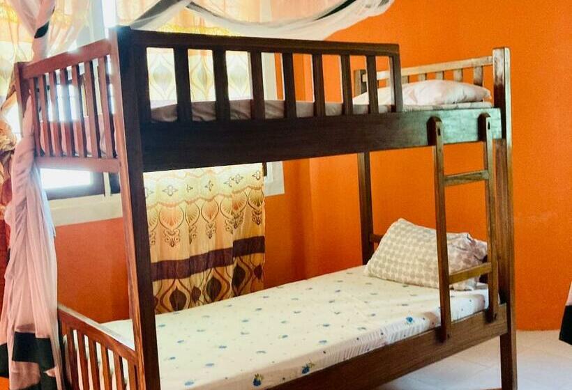 اتاق استاندارد چهارنفره با چشم‌انداز باغ, Kaure Sand Beach Lodge