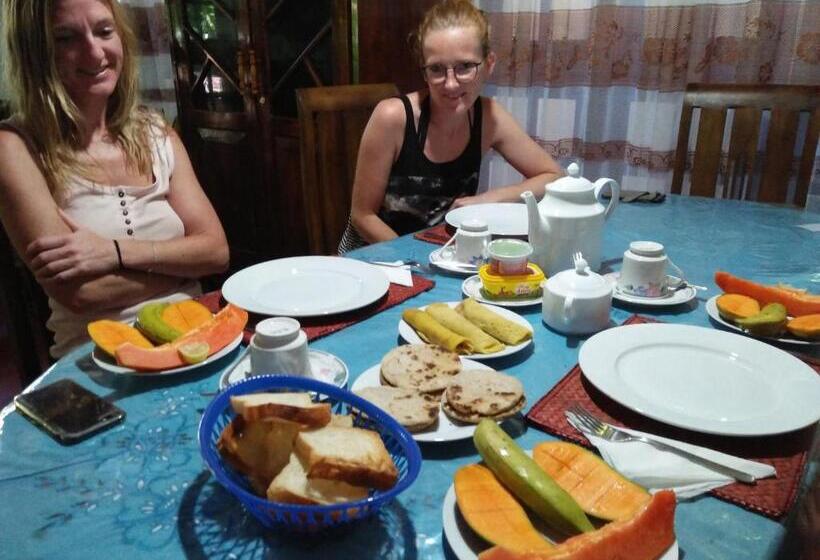 Апартаменты 1 Спальня с Балконом, Ananda Villa Bentota
