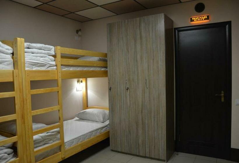 تختخواب در اتاق مشترک, Hostel Vshokoladi