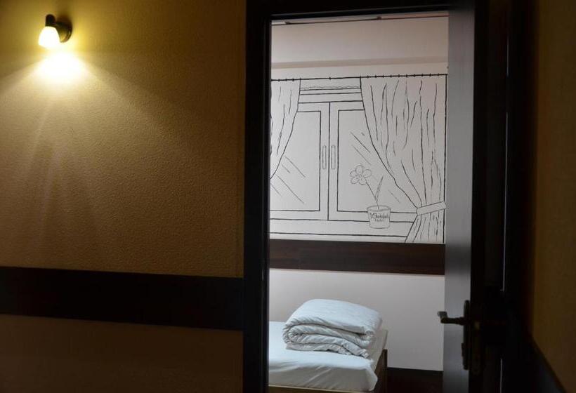 اتاق استاندارد یک نفره, Hostel Vshokoladi