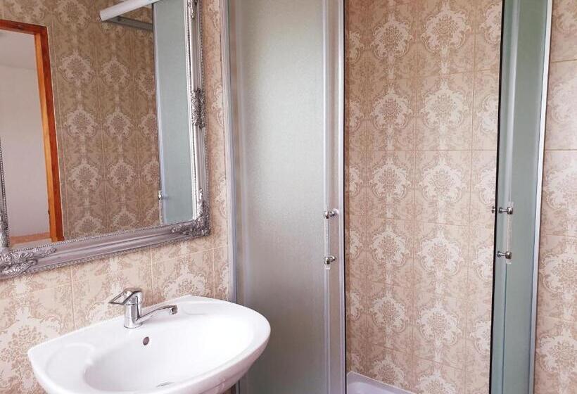 Quarto Familiar, Panska Hata
