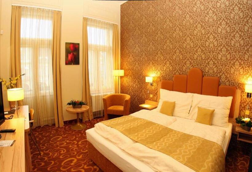Номер Deluxe, Zlatá Včela