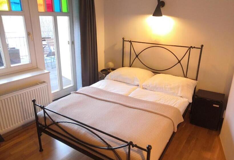 经济房, Boutique Hotel Templ