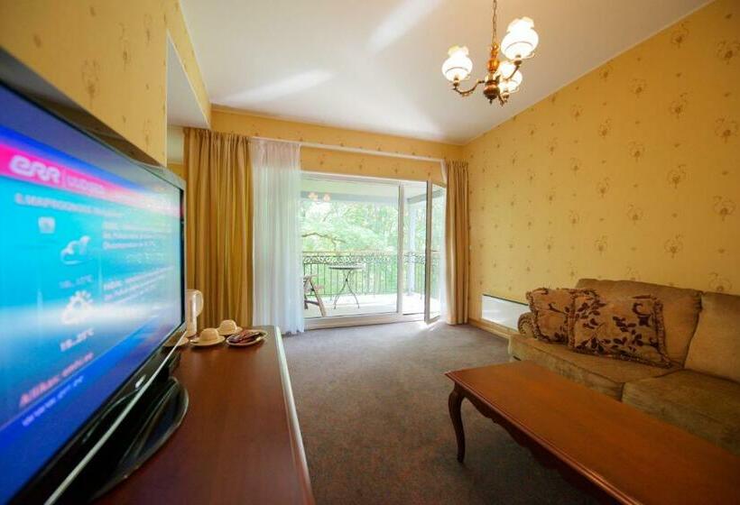 سوییت جونیور, Villa Hotel Theresa