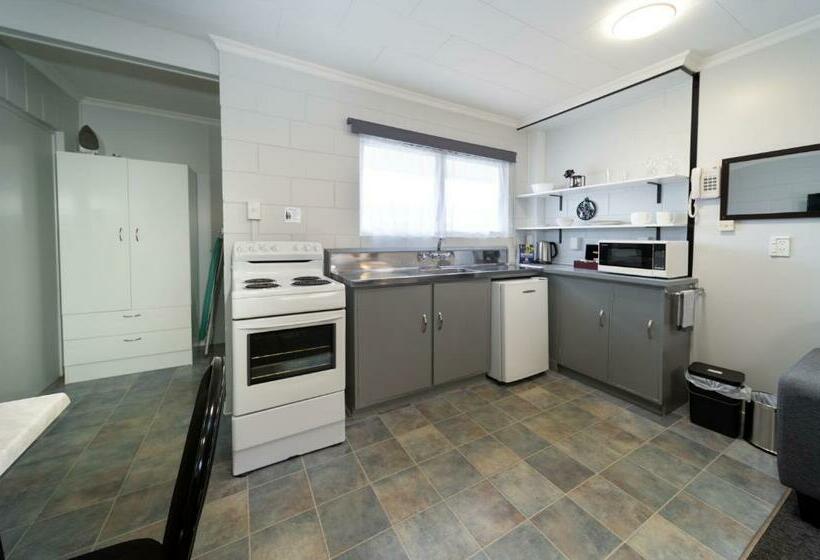 إستوديو قياسى, Kensington Motel