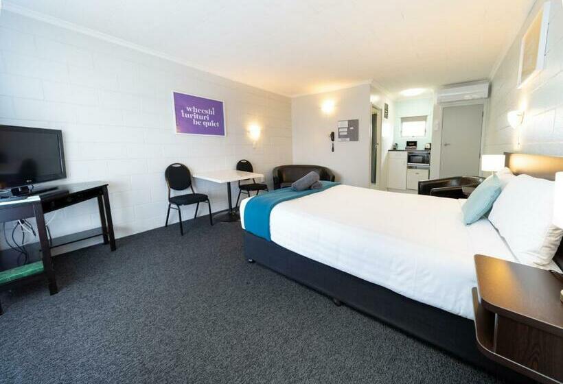 استوديو أساسي, Kensington Motel