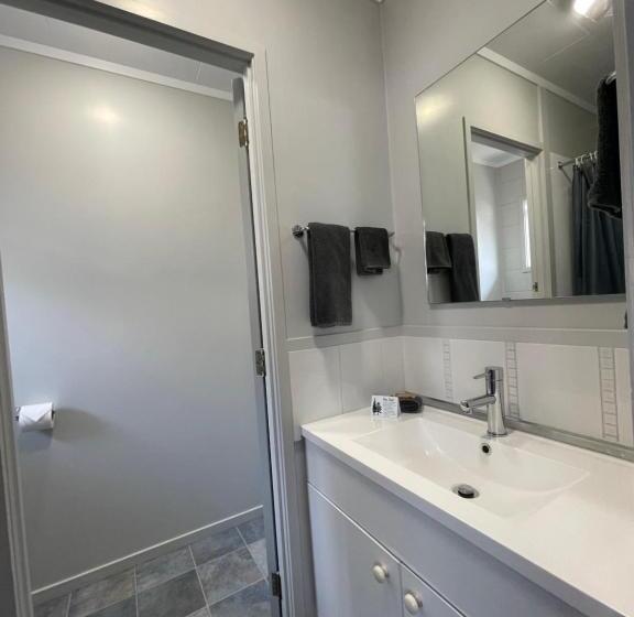 Студия Стандарт, Kensington Motel