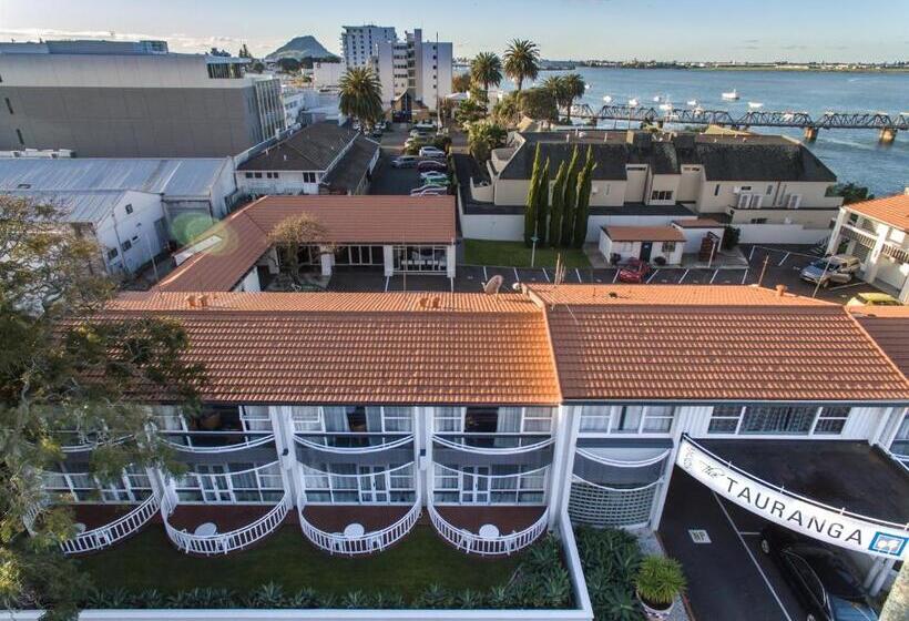 Family studio with view, The Tauranga On The Waterfront