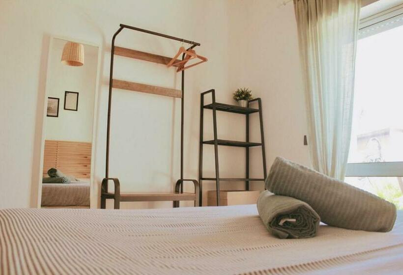 스탠다드 테라스 룸, The Lighthouse Hostel
