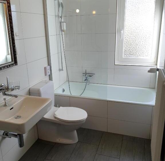 带共用浴室的标准房间, Bnb Haus Weibel