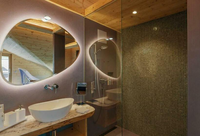سوئیت با بالکن, Caschu Alp Boutique Design Hotel Stoos   Adults Only
