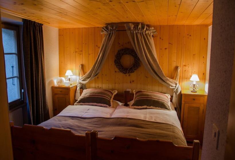 Номер Стандарт, Hôtel Le Grand Chalet Favre