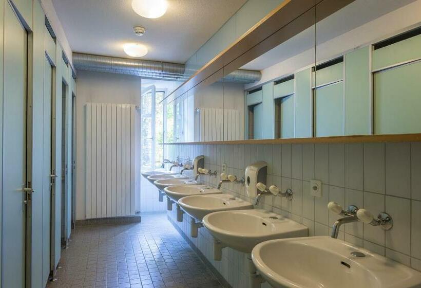 Номер Стандарт Совместная Ванная, Schaffhausen Youth Hostel