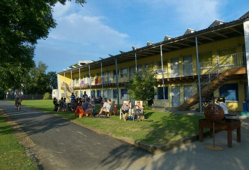 Четырехместный Номер Классик, Swiss Hostel Lago Lodge