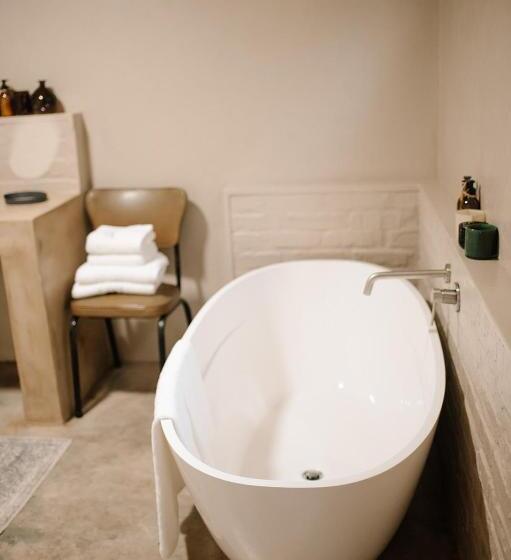 اتاق استاندارد با تخت بزرگ, Rest Guest House