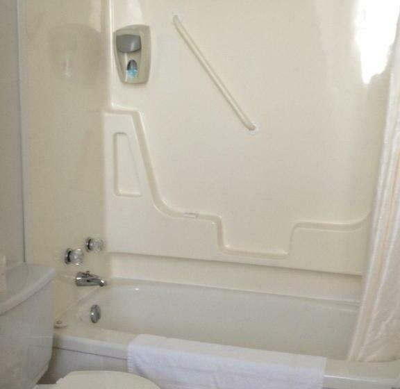 标准间, Hopewell Rocks Motel & Country Inn