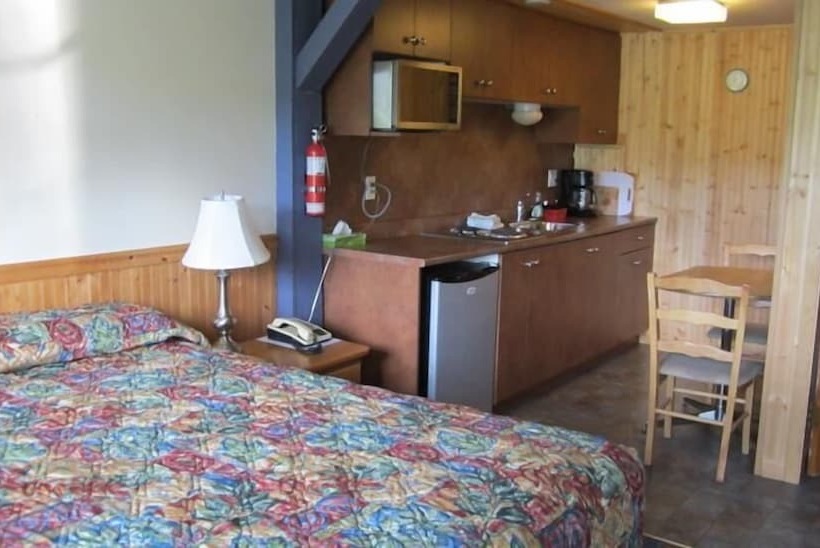 스탠다드 룸 더블 침대 2개, Lakeside Motel