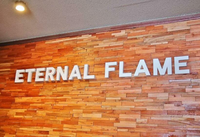 Номер Стандарт Совместная Ванная, Eternal Flame
