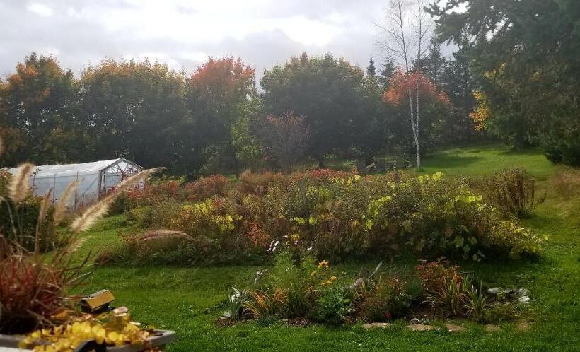 Quarto Estandar Banheiro Compartilhado, Gîte Aux Jardins De L Anse