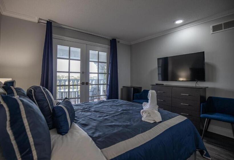 اتاق لوکس با بالکن, Niagara Luxury Suites