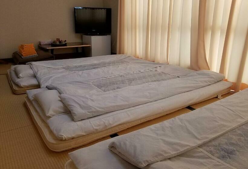 اتاق استاندارد سه تخته با سرویس بهداشتی مشترک, Ryokan Matsukaze