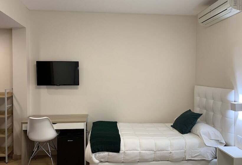 Номер Стандарт Трехместный, Hostal El Rocio
