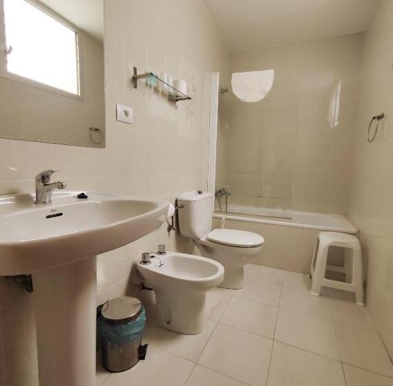 Номер Стандарт, Hostal Neus