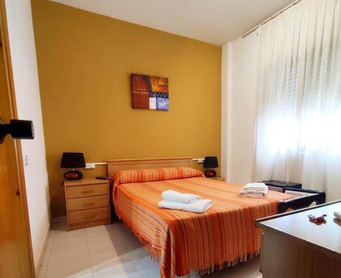Номер Стандарт, Hostal Neus